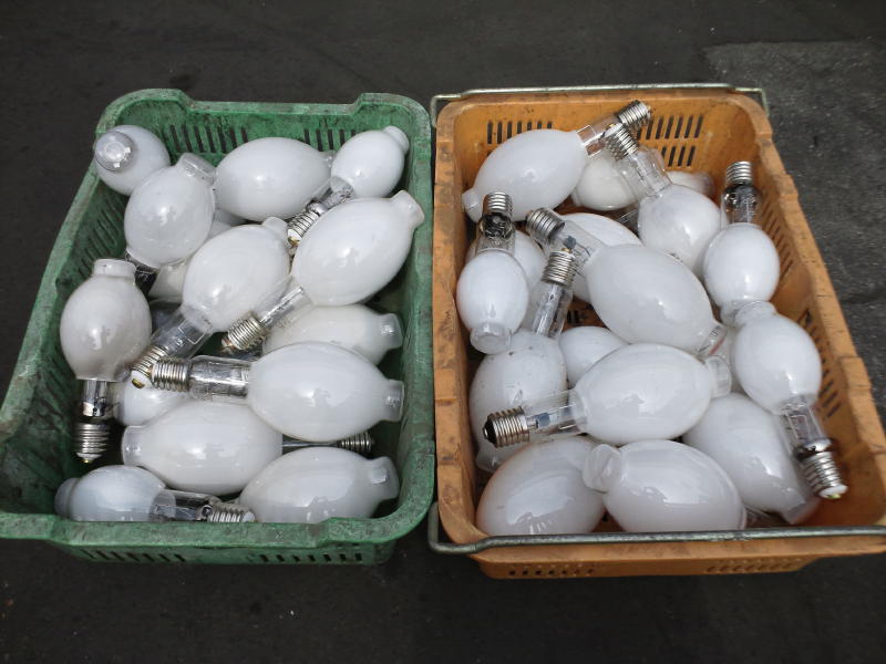 蛍光灯および蛍光管と水銀灯は水銀使用製品産業廃棄物となり適正処理もしくは処分が必要となります